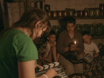 Кадр из фильма "Земля голубая, будто апельсин"