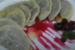 Треба скористатися нагодою: літні вареними з ягодами та смачнющим соусом