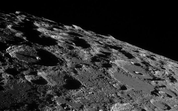 Луна надежно спрятала свои тайны от землян