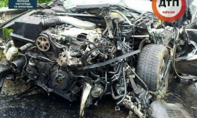 Под Киевом "Ауди" разбился о грузовик