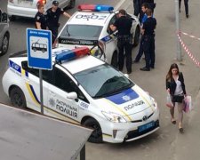 Львовский коп подстрелил пса посреди людной улицы