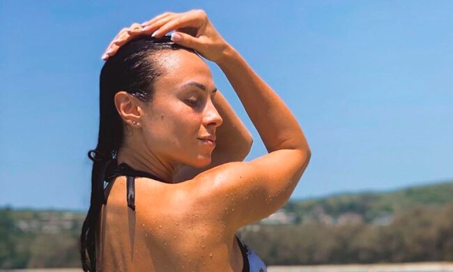 DJ NANA, instagram.com/anastasia_domination/