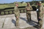 Муженко відвідав артилерійську базу озброєнь у Сарнах (фото)