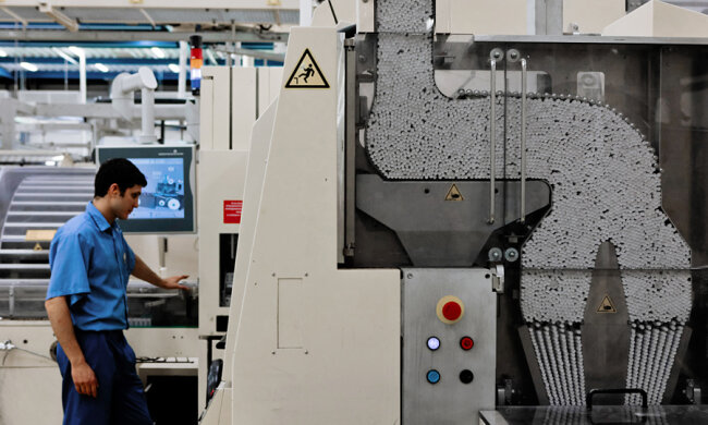 Украина без работы и сигарет: ВР приняла роковой закон для украинцев