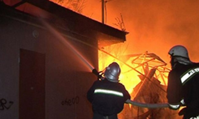 В Миколаєві горіла військова частина