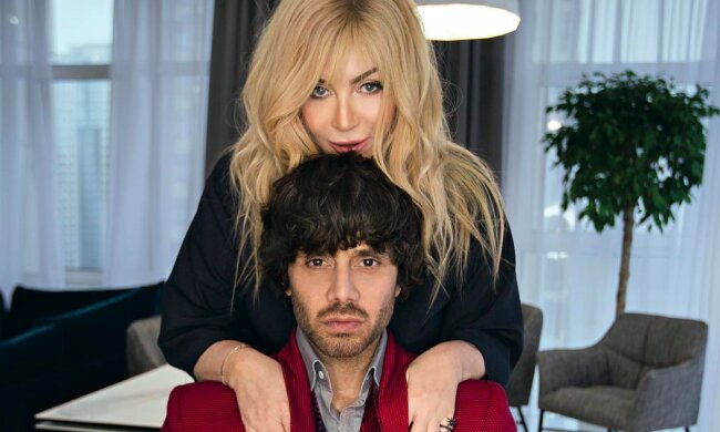 Билык показала редкий кадр с мужем и маленьким сыном, очень трепетно: "Сказки перед сном"