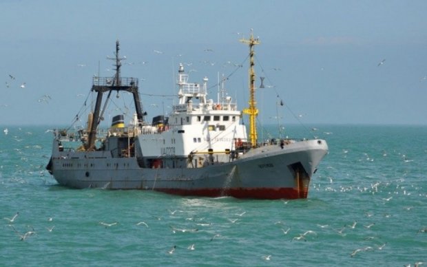 Захват судна в Крыму: оккупанты придумали какую-то "границу"