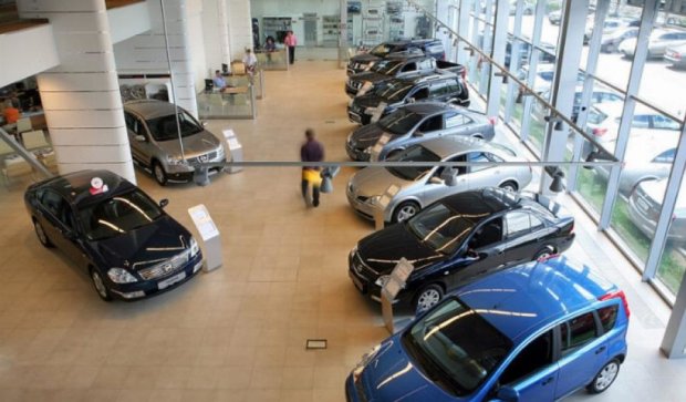Продажа легковых автомобилей в Украине сократилась на 63%