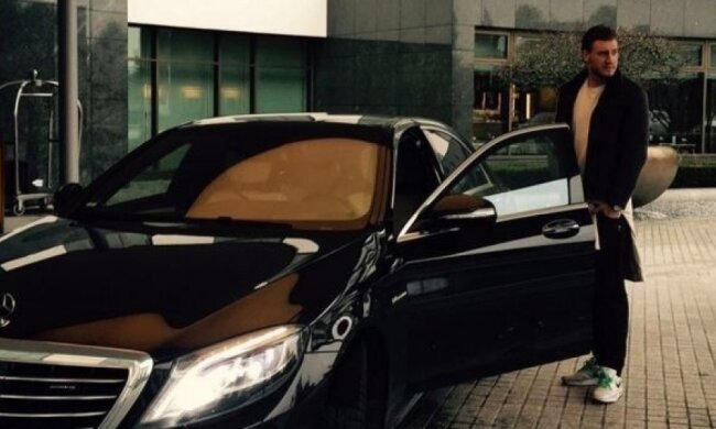 "Вольфсбург" покарав футболіста за фото з Mercedes