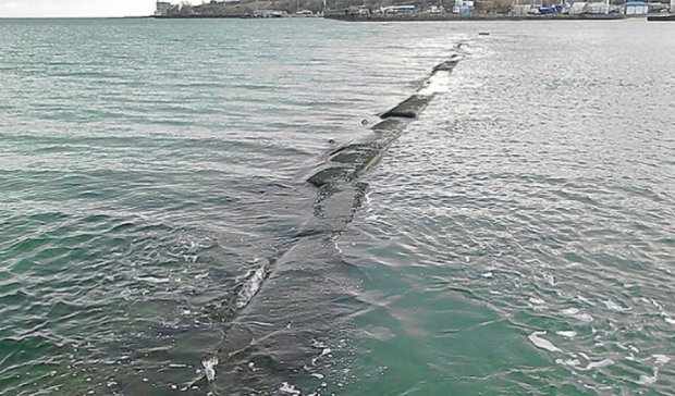 На Черном море появились предвестники цунами (фото)