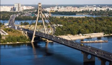 Завтра в Києві перекриють Московський міст