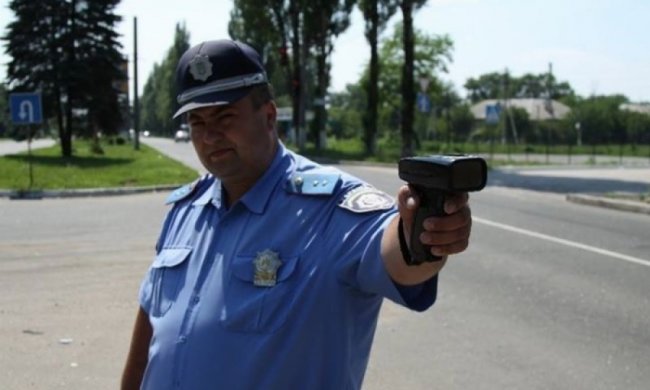 Уволеных гаишников возьмут на работу таксистами и продавцами пиццы