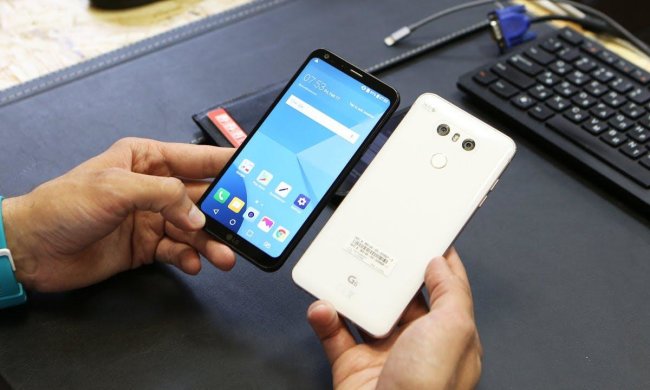 Мало камер: LG запатентувала смартфон з 6 лінзами