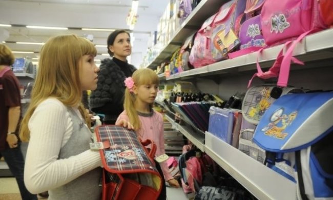 Українці беруть кредити, аби зібрати дітей до школи