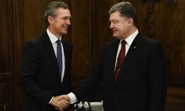 Порошенко з Генсеком НАТО відкриють навчання на Яворівському полігоні