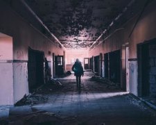 Мисливець за привидами у цей момент тисячі разів пошкодував, що обрав таку професію: відео не для слабкодухих