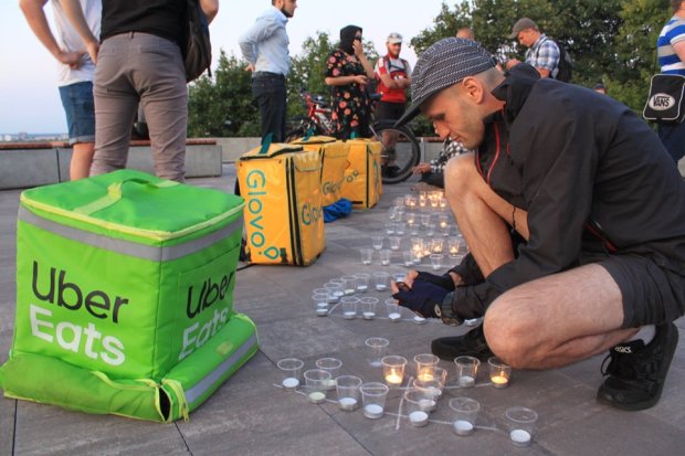 Трагічна смерть кур'єра Glovo: українці зібралися разом, щоб відкрити очі світу