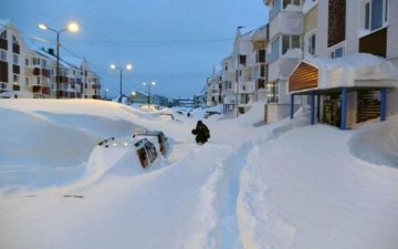 Бабушку ветер сдул с балкона, улетела не в страну Оз