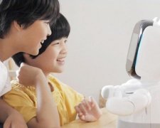 Xiaomi представила робота-няньку