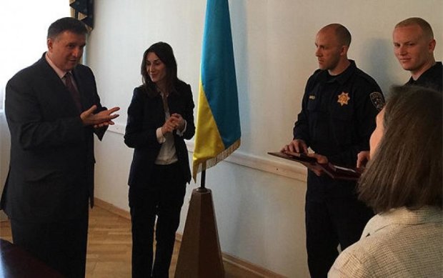 Аваков і Нуланд нагородили американських поліцейських