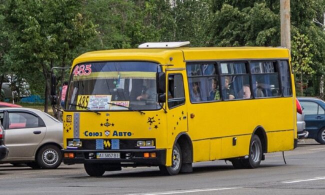 Украинский маршрутчик спел про свою непростую жизнь: "Две футболки на неделю и трусы давно истлели"