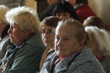 Пенсионеры, кадр из видео