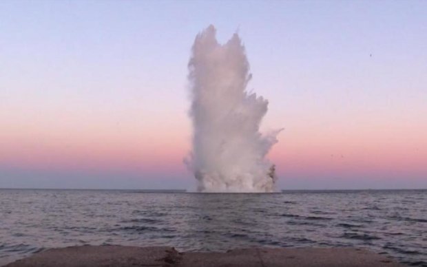 Мощные взрывы прогремели в Киевском море, - видео