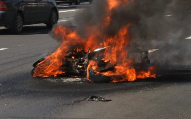 Жуткая смерть: под Харьковом мотоциклист сгорел заживо