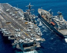 Атомний авіаносець США показався біля берегів Сінгапура