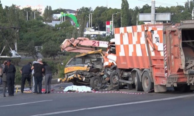 Три масштабных ДТП в Одессе связывают с "кровавым" полнолунием (фото)