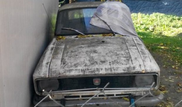 Авто умершего владельца ржавеет на львовской улице 11 лет (фото)
