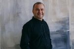 Віктор Павлік з сином на руках зворушив усіх молодих матусь: пощастило дружині
