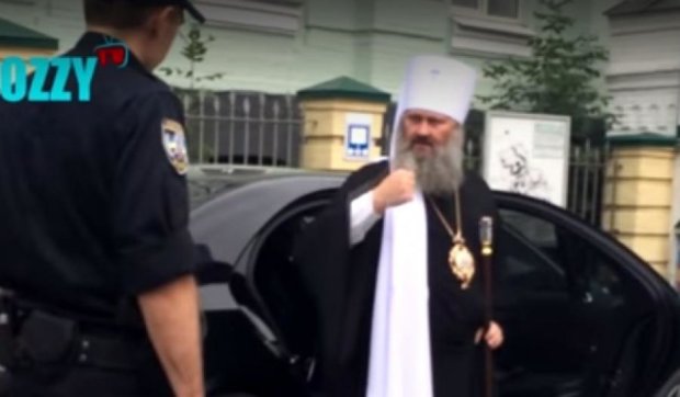 Митрополит з Києво-Печерської Лаври на Mercedes тікав від поліції (відео)