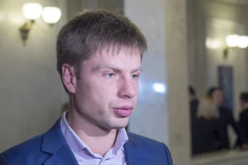 Гончаренко пообіцяв вбратися клоуном: Зеленський не підвів