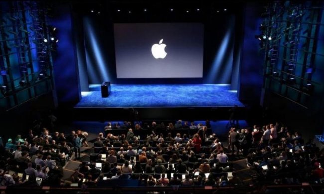 Apple выпустит сразу три новых iPhone
