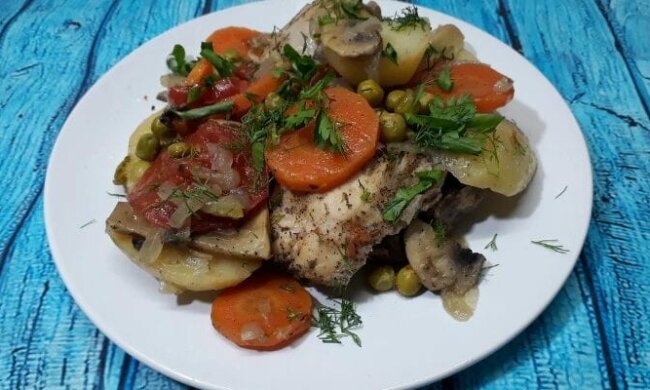 Запечена птиця з овочами
