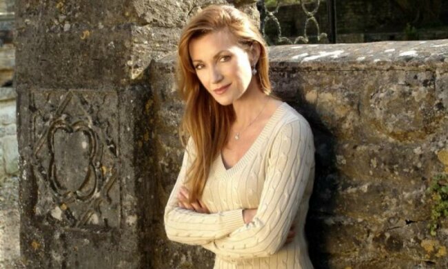 Все ще дівчина Бонда: 67-річна Джейн Сеймур втретє підкорила Playboy