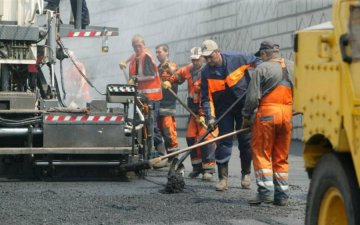 Дороги оккупированного Донбасса пытались починить за счет украинцев