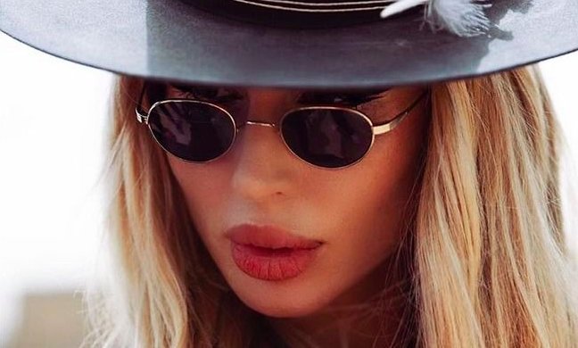 Лобода сразила наповал премьерой клипа "Пуля-дура": страсть, оружие и скелеты