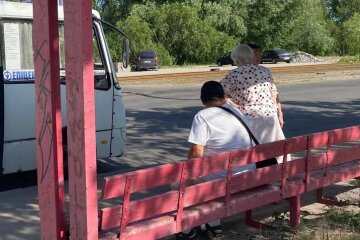 Українці на вулиці, фото: Знай.ua