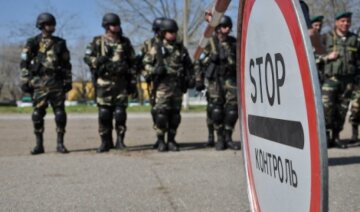 Українського прикордонника зловили на хабарі за виїзд з Криму