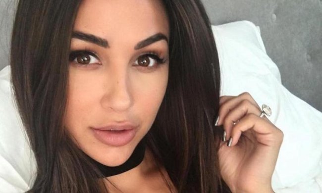 Голая наездница Ана Чери увлажнила даже пустыню: фото 18+