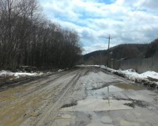 Кошмар в 40 км: самую адскую дорогу Украины показали в сети