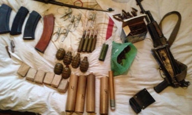  Боєць АТО зберігав удома склад зброї