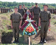 У Запоріжжі поховали 57 невпізнаних бійців АТО (фото)