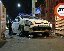 У столиці дівчина-коп заснула за кермом і стала причною аварії (фото)