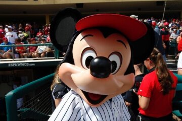 Disney замахнулась на Twitter