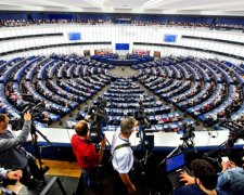 Сигнал пожарной тревоги прервал дебаты по безвизу для Украины