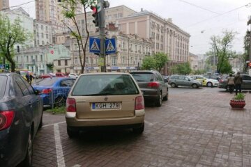авто з іноземною реєстрацією