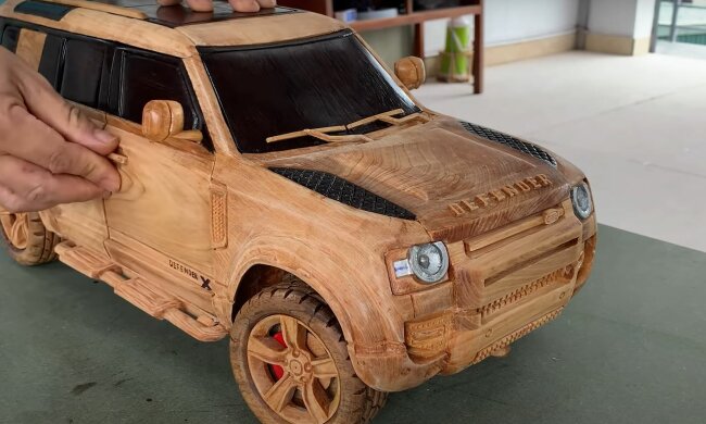 Land Rover Defender 110, скриншот: YouTube